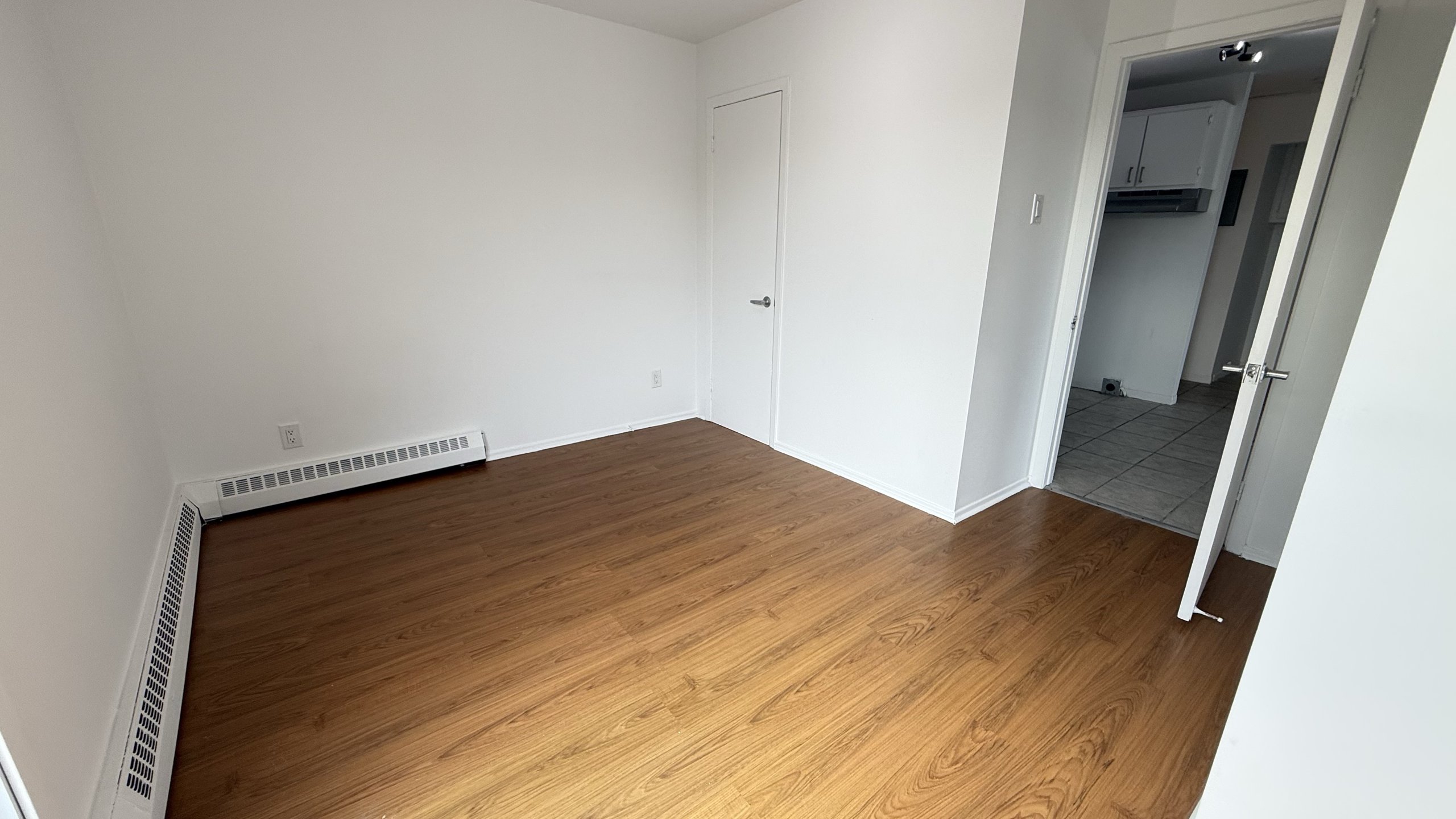 760 Hubert B — photo 8