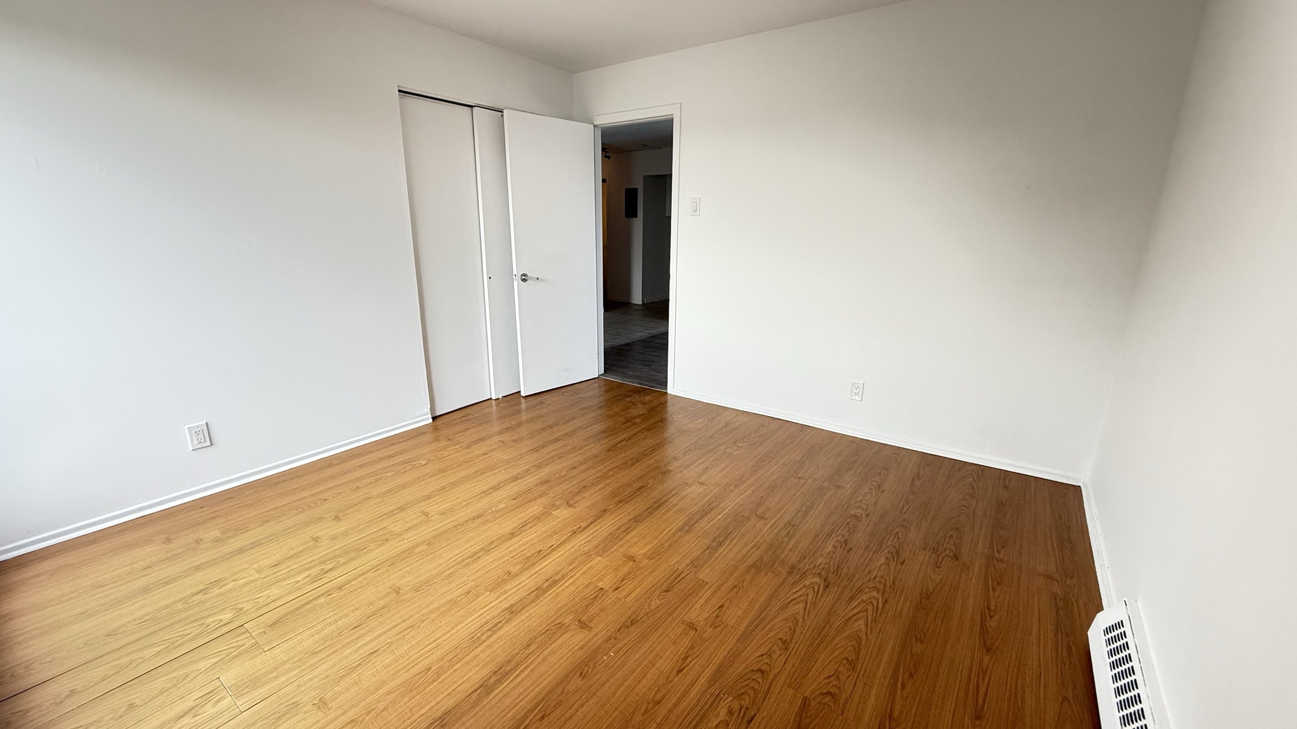 760 Hubert B — photo 9