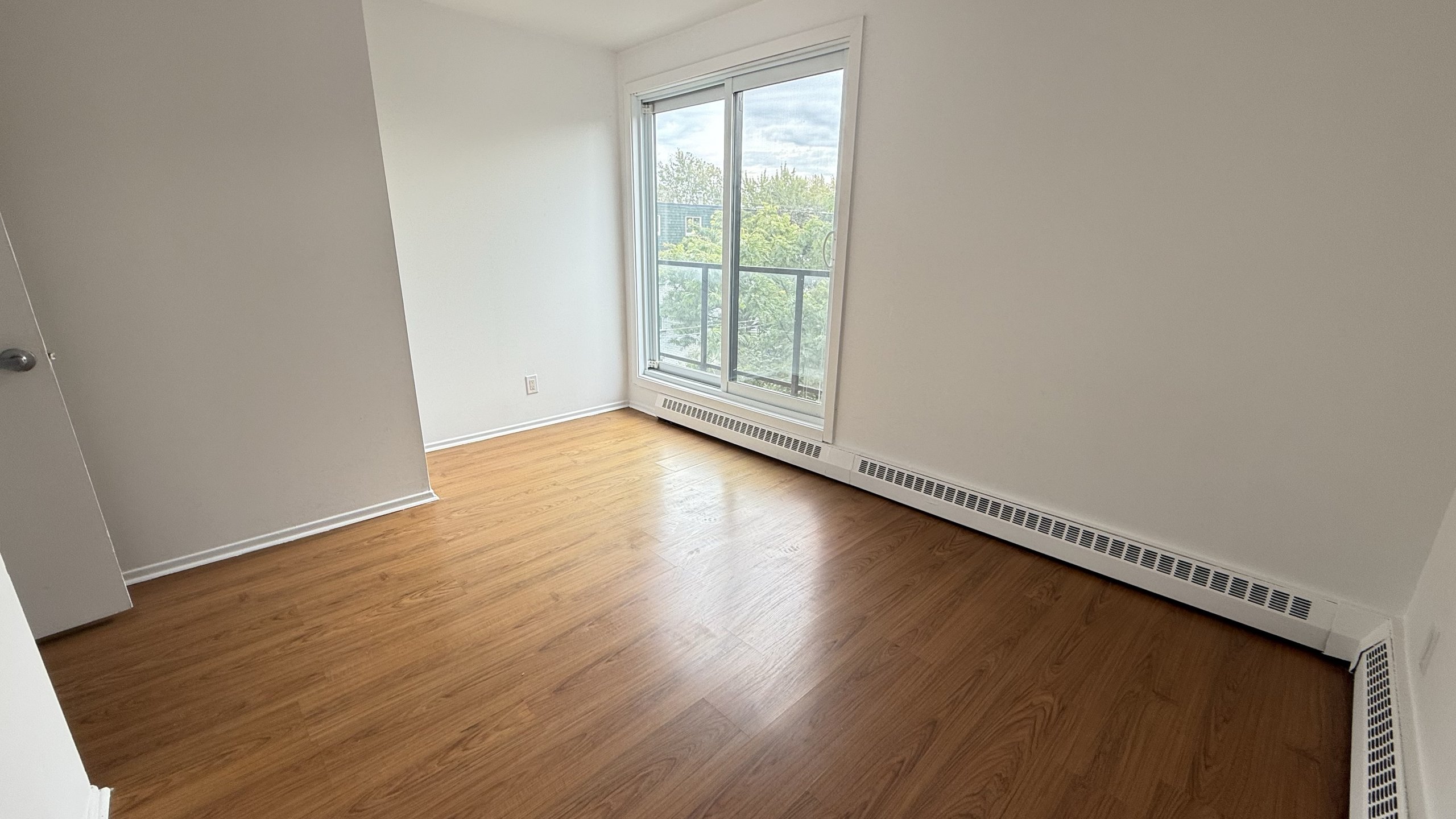 760 Hubert B — photo 4