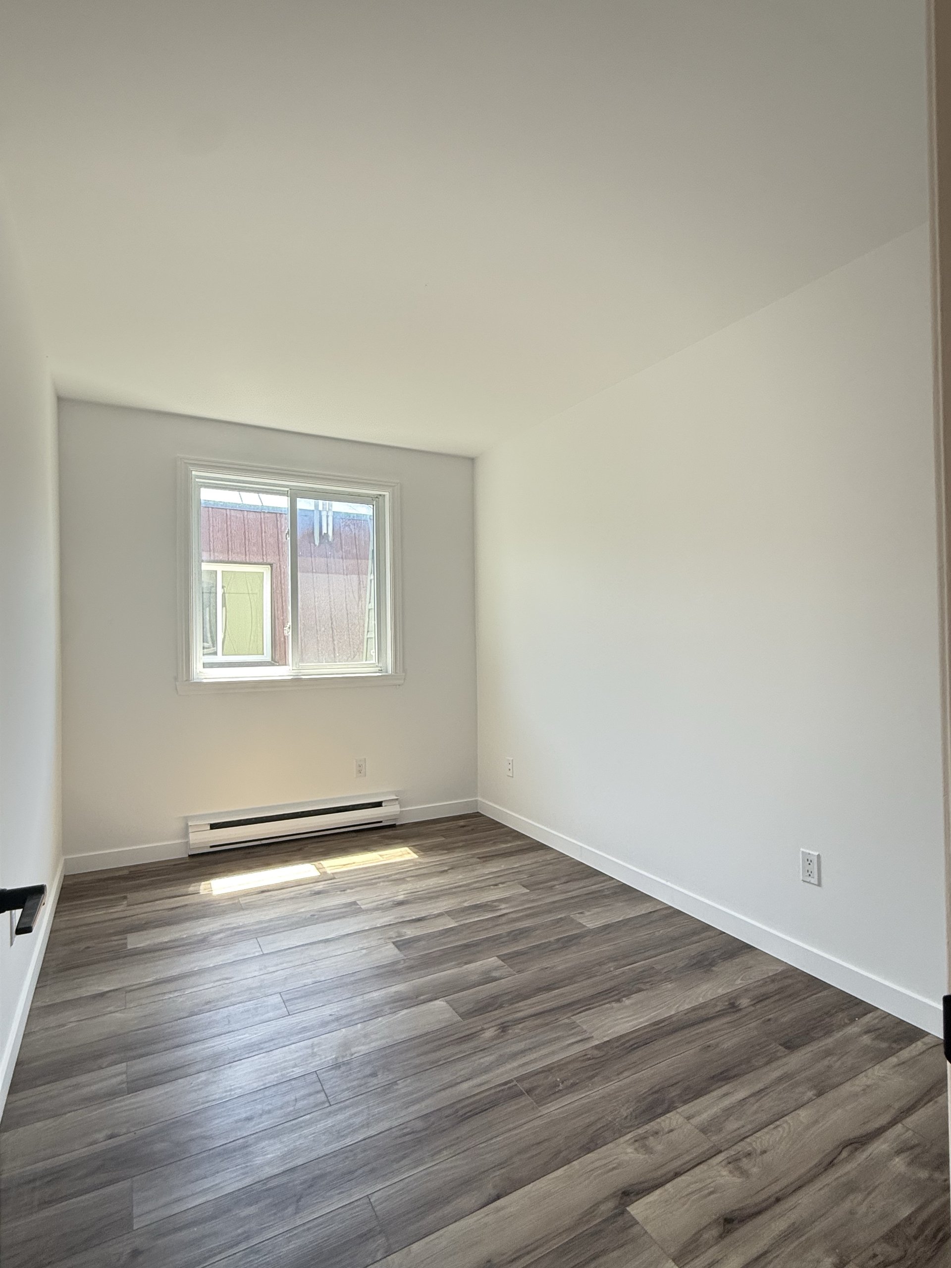 2750 Howard — photo 13