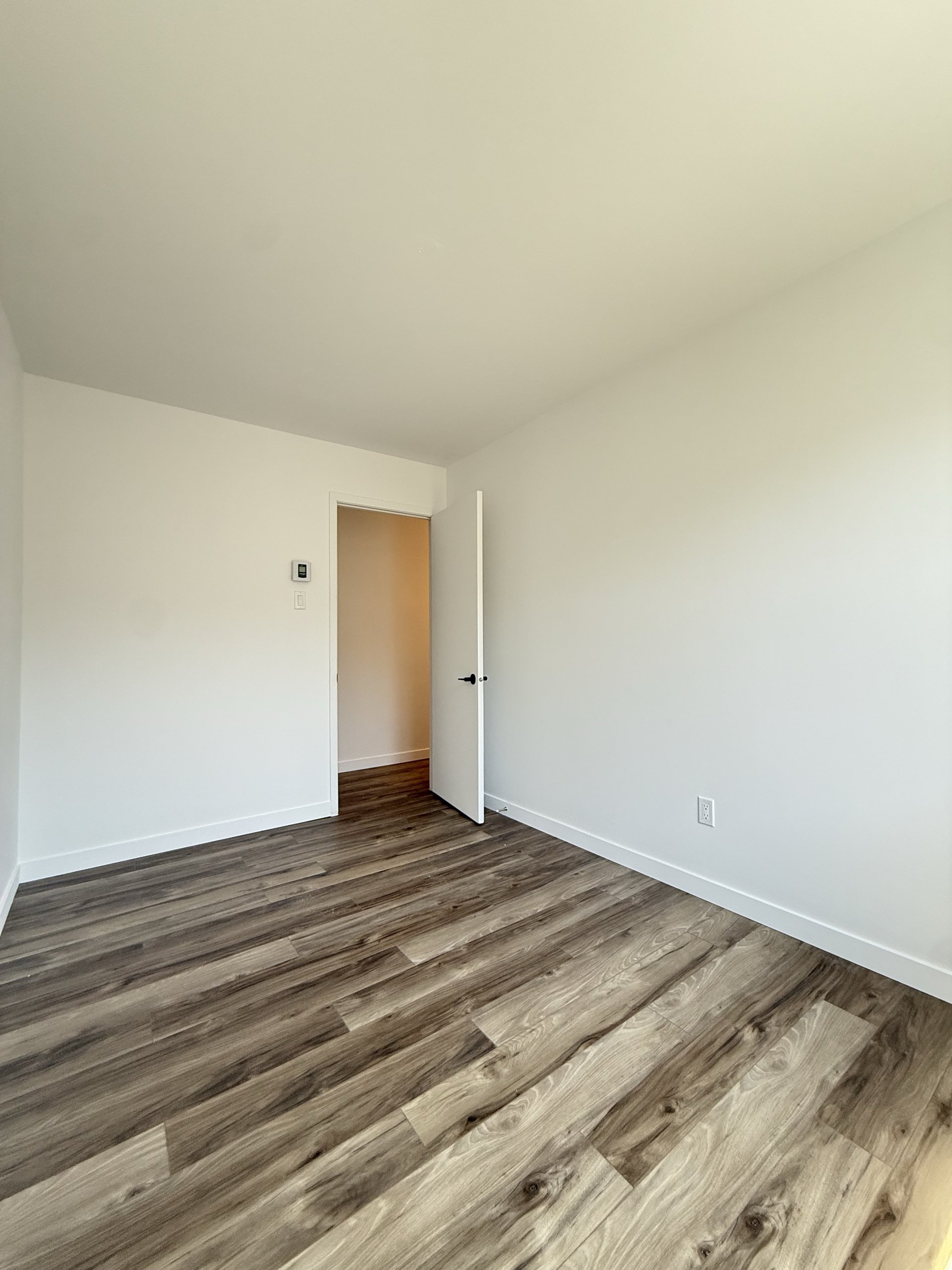 2750 Howard — photo 14