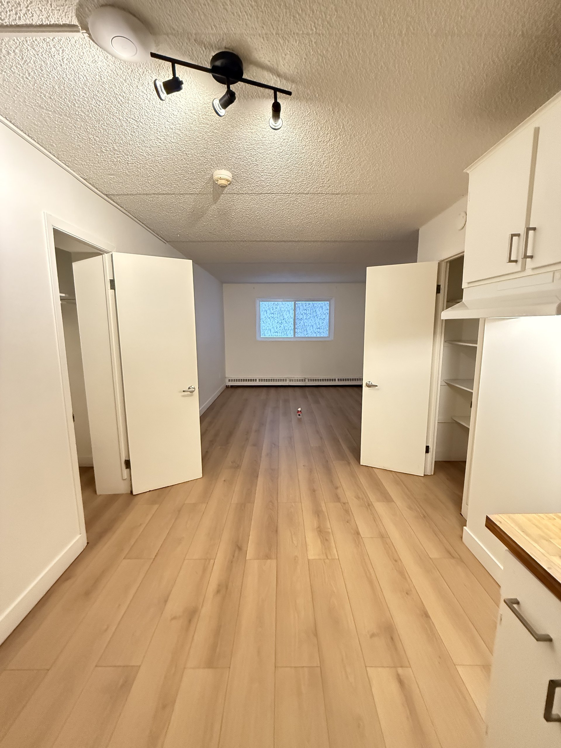 2305 Villeneuve — photo 11