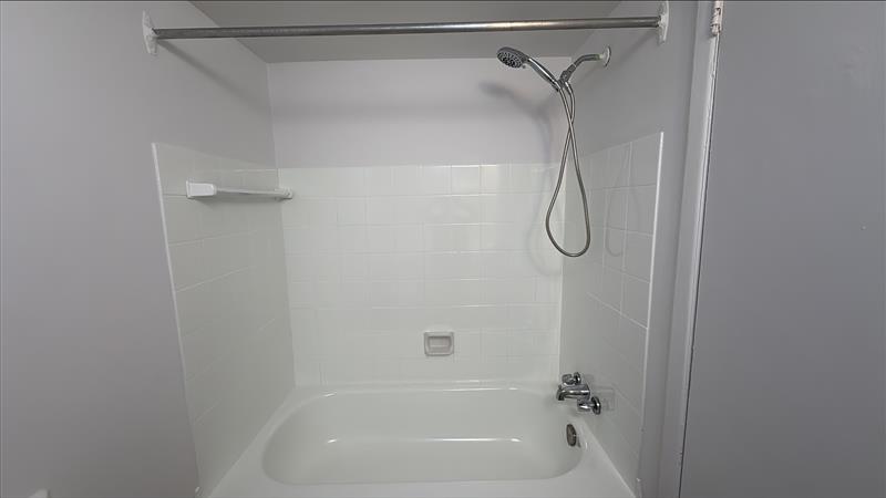 2211 Villeneuve C — photo 9