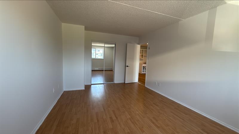 2211 Villeneuve C — photo 6