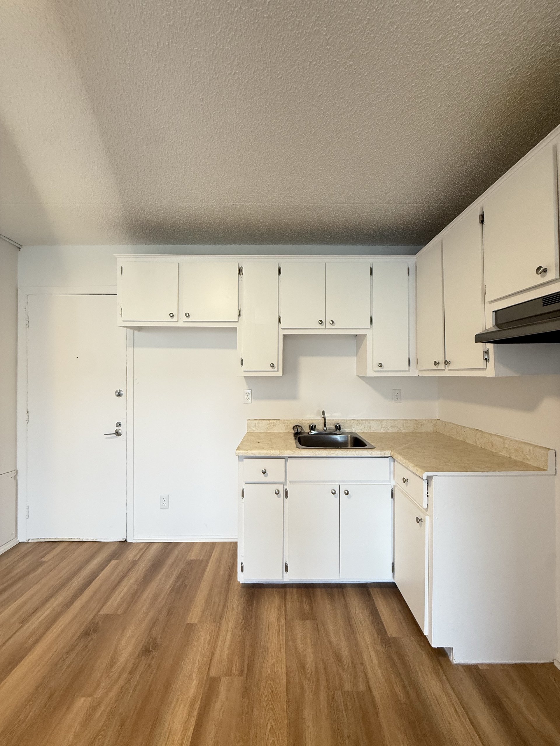 2211 Villeneuve C — photo 2